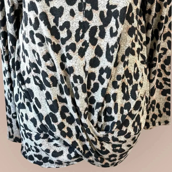 Maurices 24/7 Long Sleeves Cut Out Neck Twisted Tee Shirt Size XXL Animal Print - Picture 6 of 16